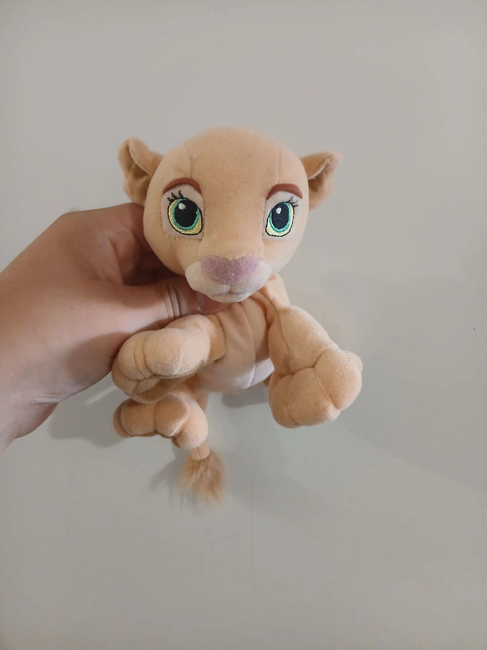 Petite peluche nala roi lion 